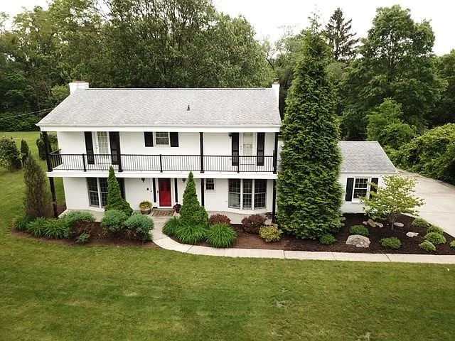 116 Rockingham Ln photo 1