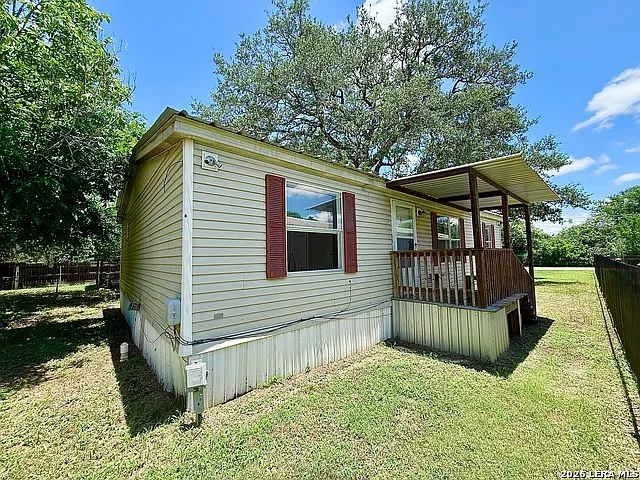 319 E Zipp Rd — Photo 2