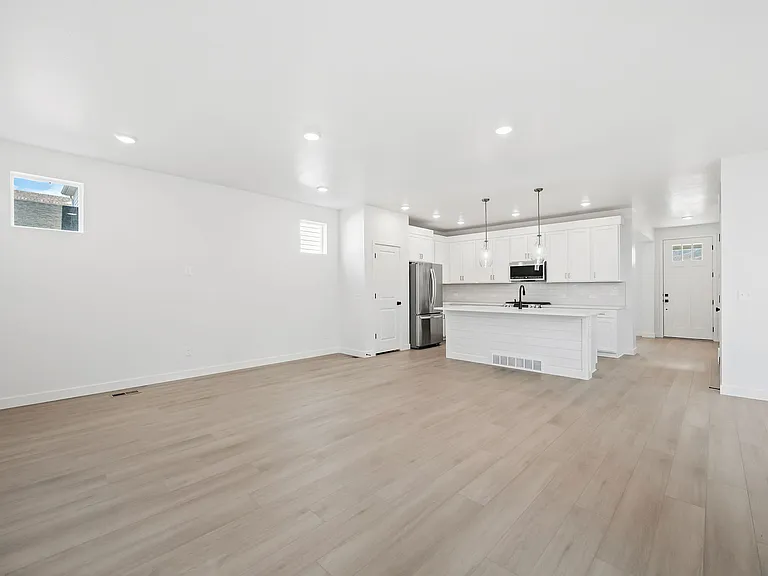 882 W Caroline Dr — Photo 36