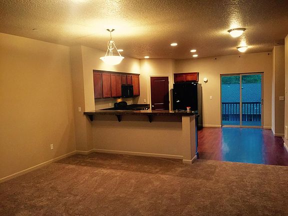 Kitchen with nook