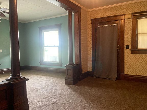 4th image of 303 W Oak St #1