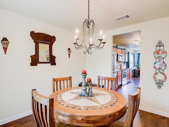 5th image of 224 Hoot Owl Ln N