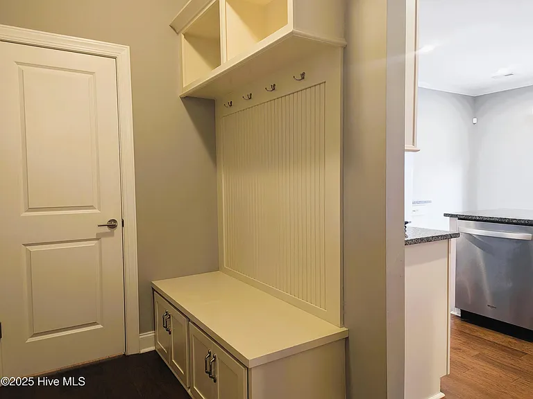 673 S Ashe St — Photo 10