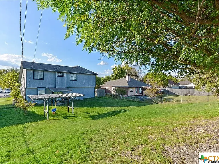 2404 Magnum Cir — Photo 3