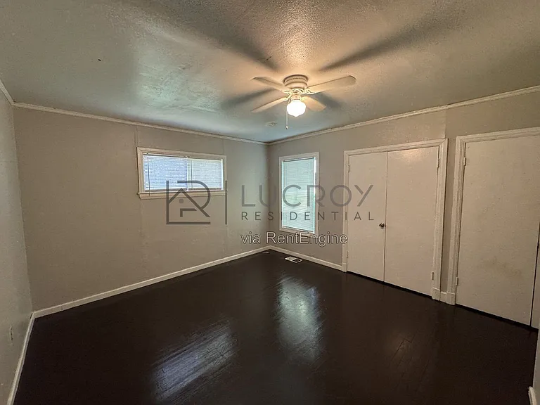 321 Naples Rd — Photo 13