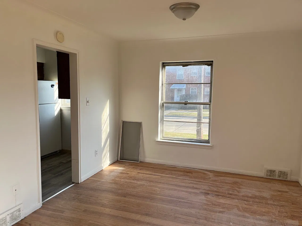 2 bed, 944 sqft, $1,100 — Photo 3