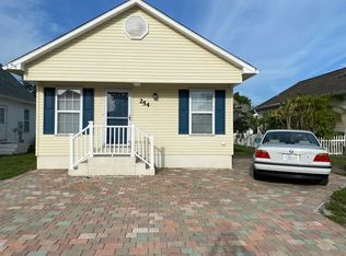 254 Leawood Cir, Naples, FL 34104