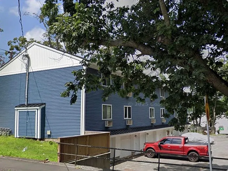 667 Hill St #5 — Photo 1