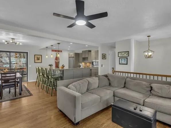 12119 W 93rd St, Lenexa, KS 66215