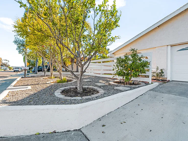 2039 Village Wood Rd — Photo 42