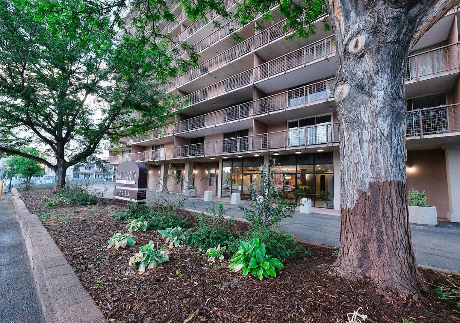 Spacious 2-Bedroom Denver Condo | Oversized Balcony + Parking & Storage — Photo 4