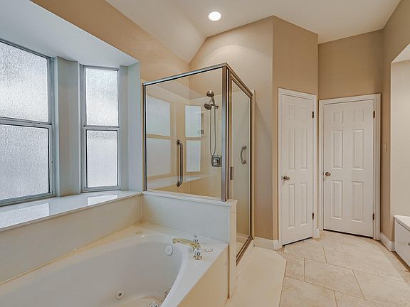 5th image of 7615 Yaupon Dr