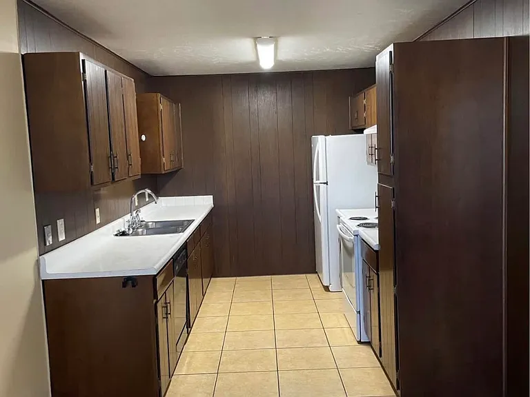 720 E Redbud Ct — Photo 9