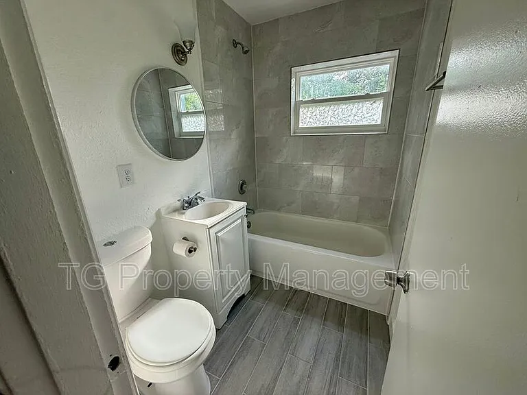 4721 E Castlewood Dr — Photo 14