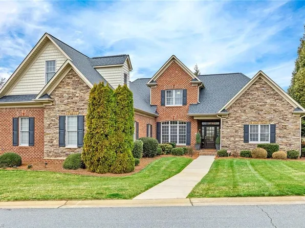 211 Sycamore Ridge Dr, Bermuda Run, NC 27006