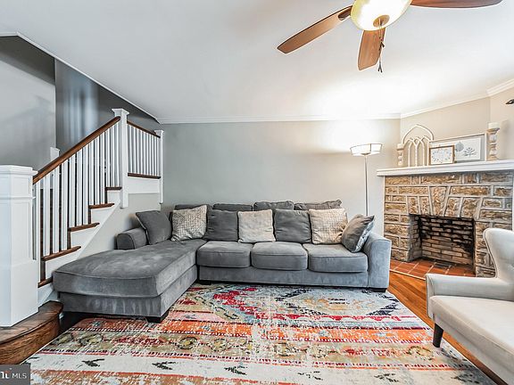 5th image of 4619 Woodland Ave