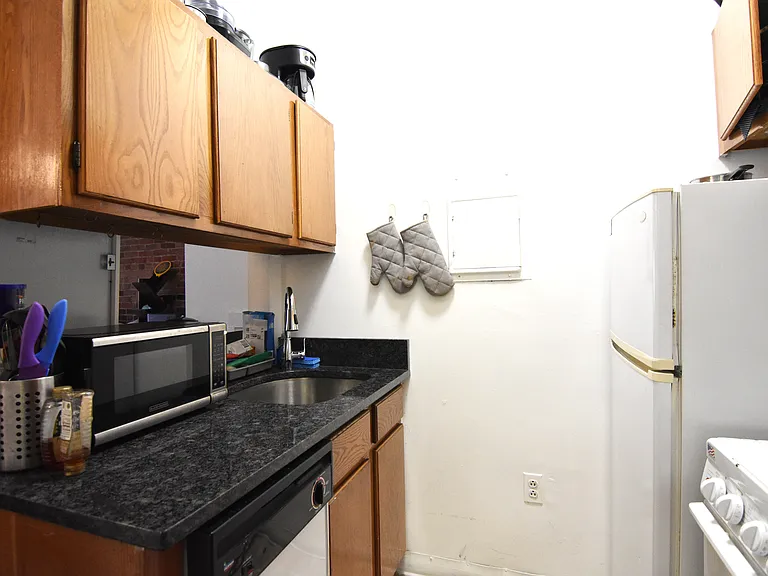 47 Hemenway St #4 — Photo 6