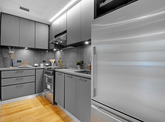 3rd image of 1040 Dean St #611L