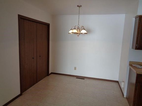 5th image of 1404 Carolina St