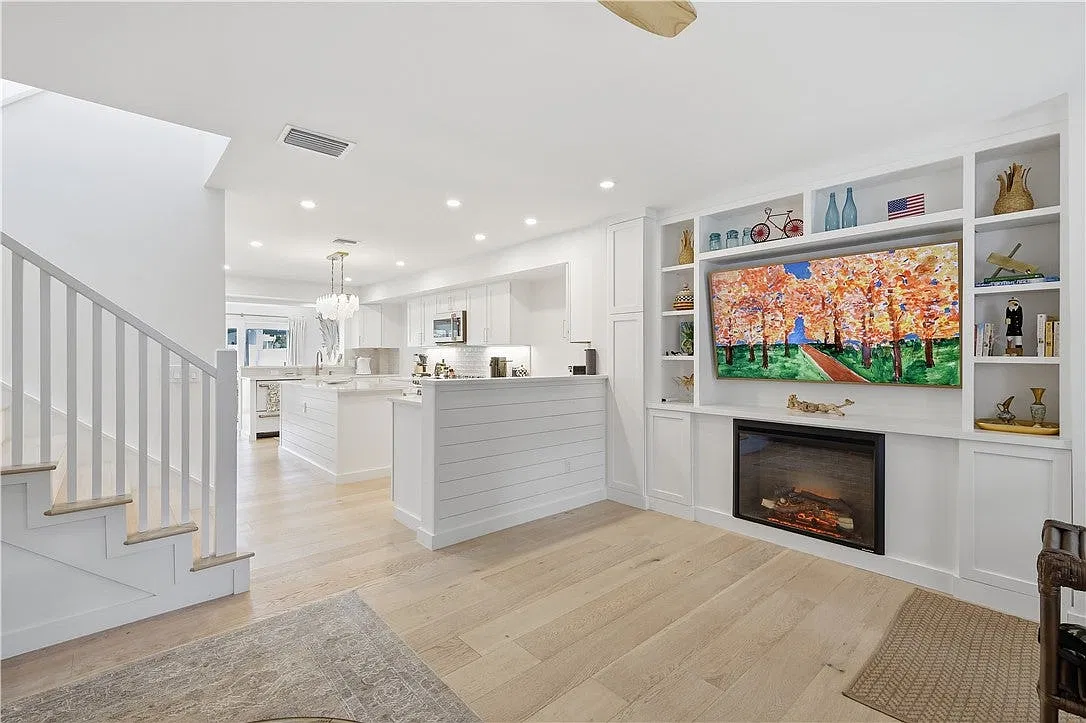 2 bed, 1672 sqft, $9,000 — Photo 3