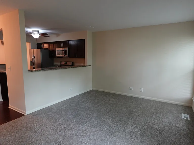 1070 Woodhill Ct — Photo 15