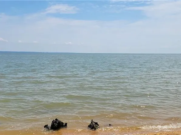 15095 N Shore Dr, Smithfield, VA 23430