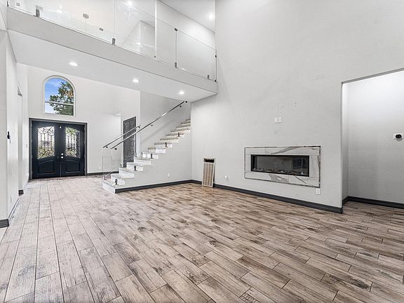5th image of 5215 Kelso St