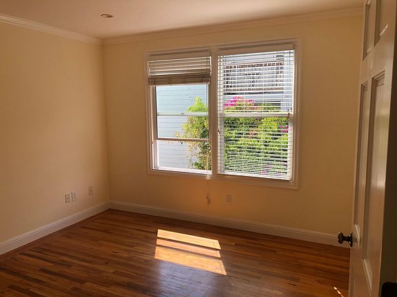 3rd image of 221 Octavia St #221