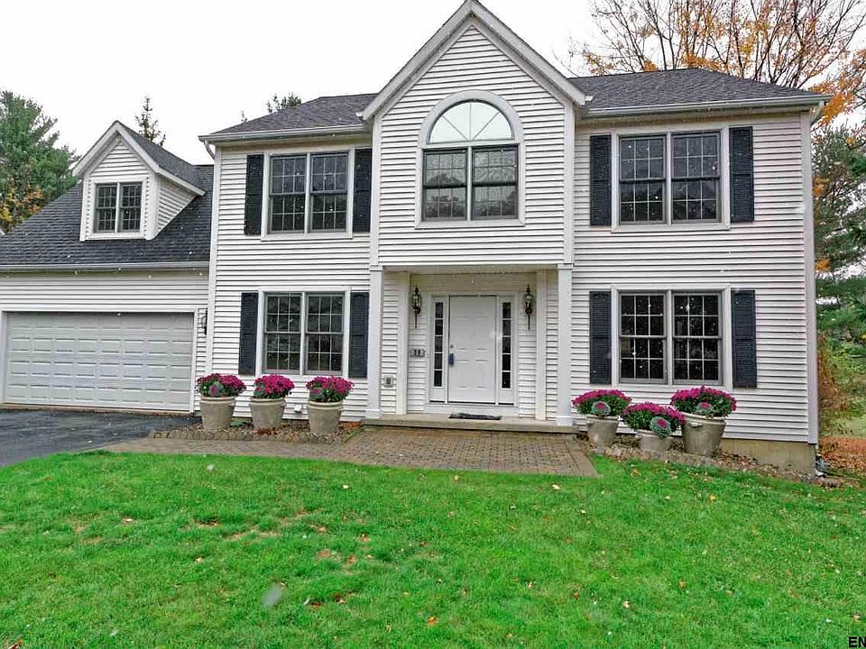 1st image of 39 Upper Wedgewood Ln
