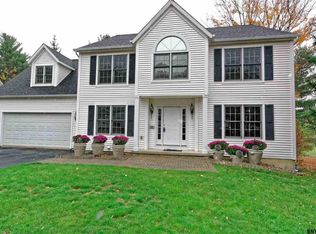 39 Upper Wedgewood Ln, Voorheesville, NY 12186