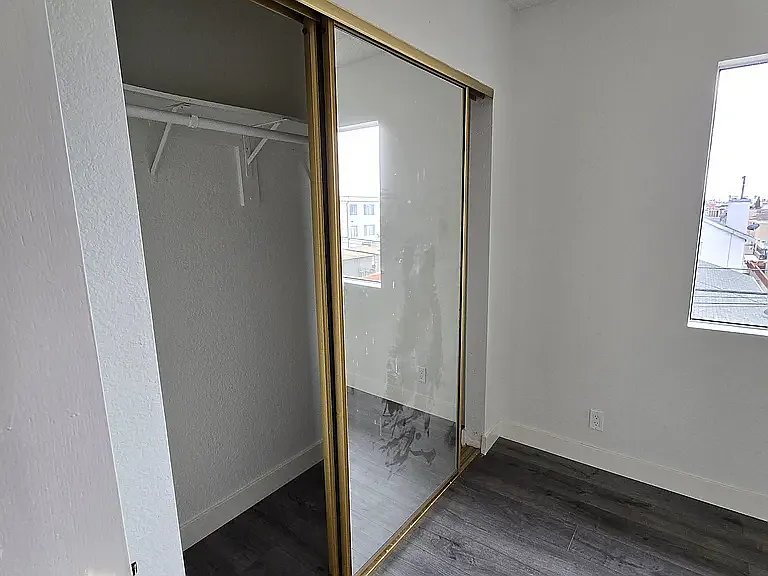 4342 W 136th St #7 — Photo 6