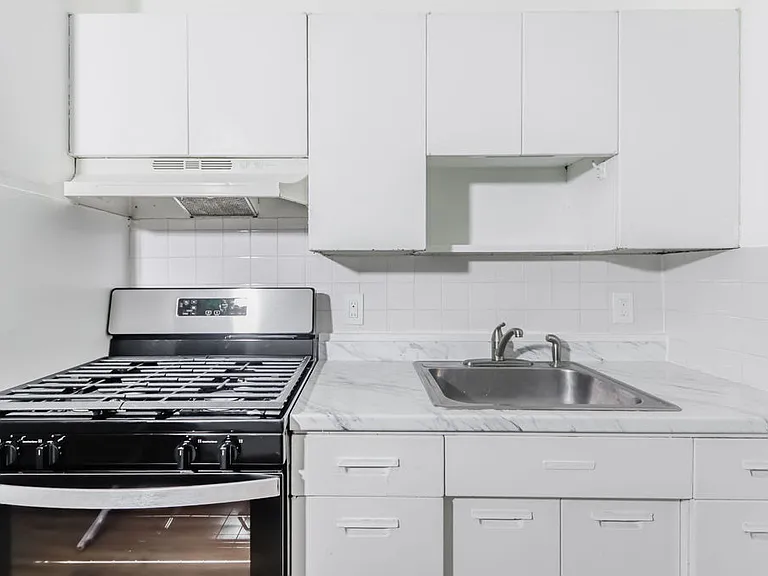 29200 Detroit Rd #201 — Photo 13