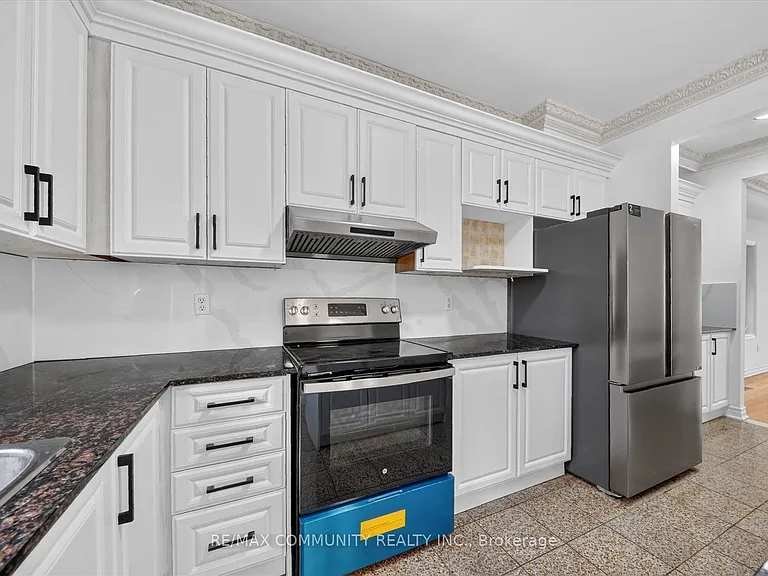 29 River Forest St W — Photo 15