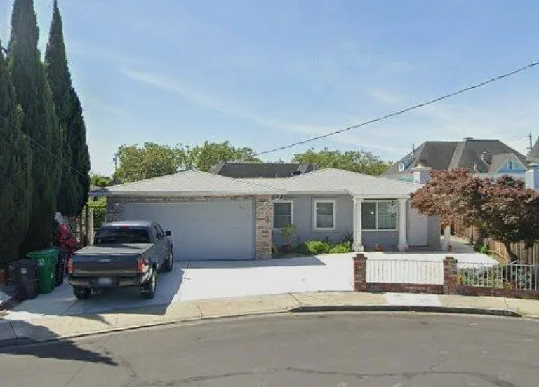 Lucia Ct — Photo 2