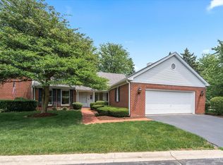 11 Hanover Ln, Sugar Grove, IL 60554