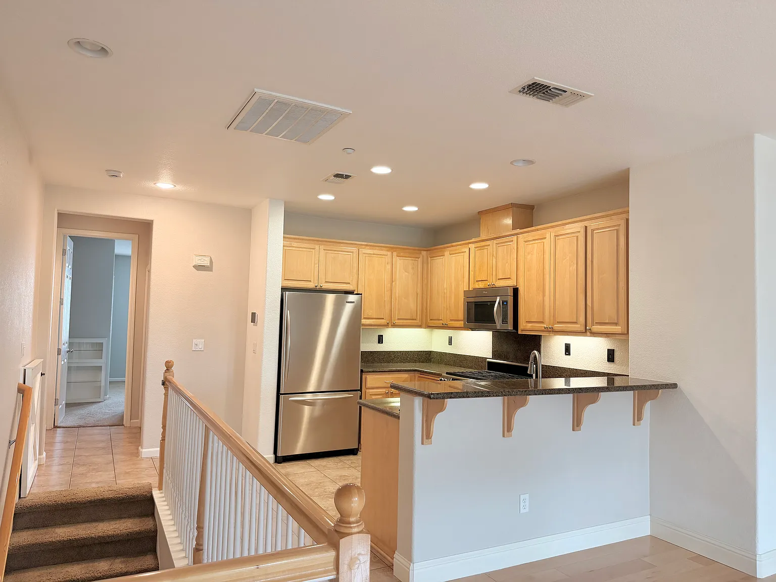 2 bed, 2.5 bath, 1151 sqft, $2,300 — Photo 3