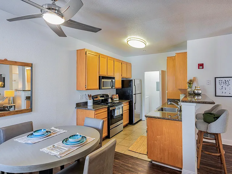 Kitchen/Dining