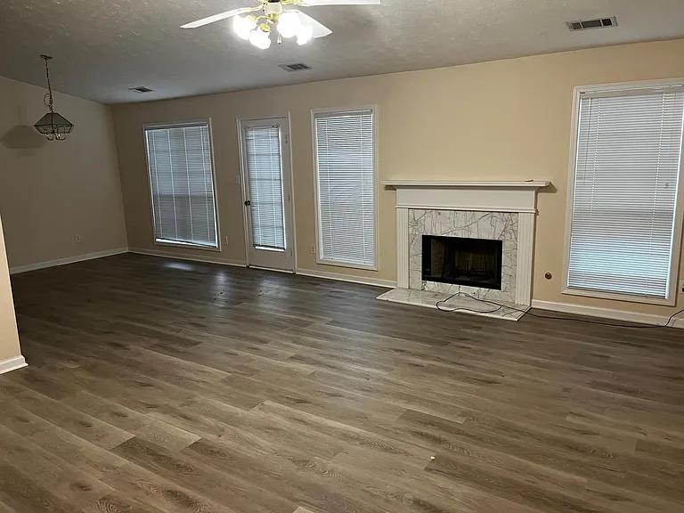 3277 Crossfield Ln — Photo 1