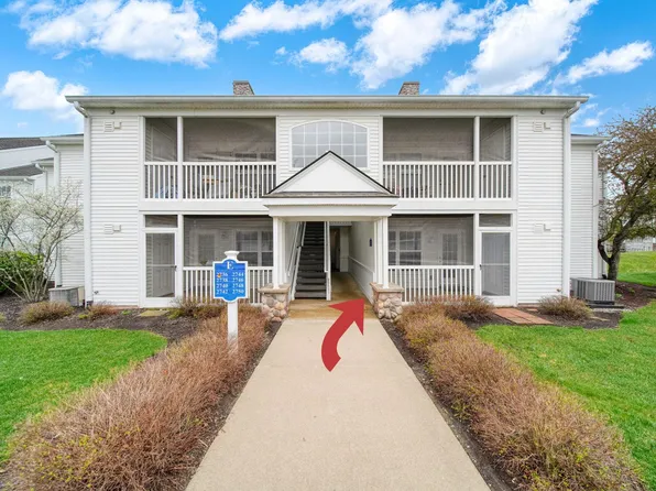 2738 S Knightsbridge Cir, Ann Arbor, MI 48105