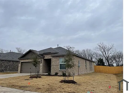 4 bed, 1801 sqft, $2,400 — Photo 3