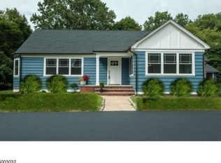 766 Valley Rd, Gillette, NJ 07933