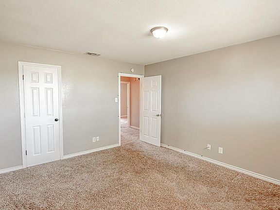 2nd image of 3014 Eastland Ave