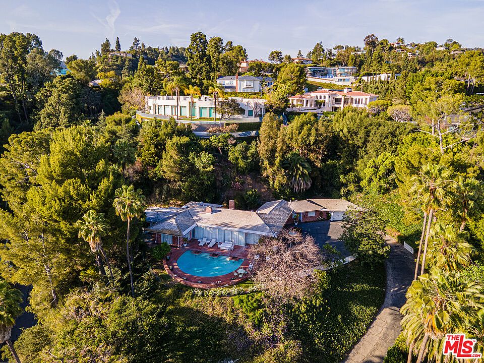 1st image of 1114 Calle Vista Dr