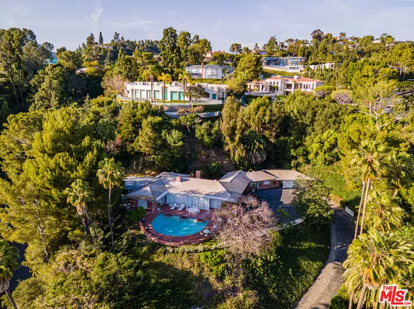 1114 Calle Vista Dr, Beverly Hills, CA 90210