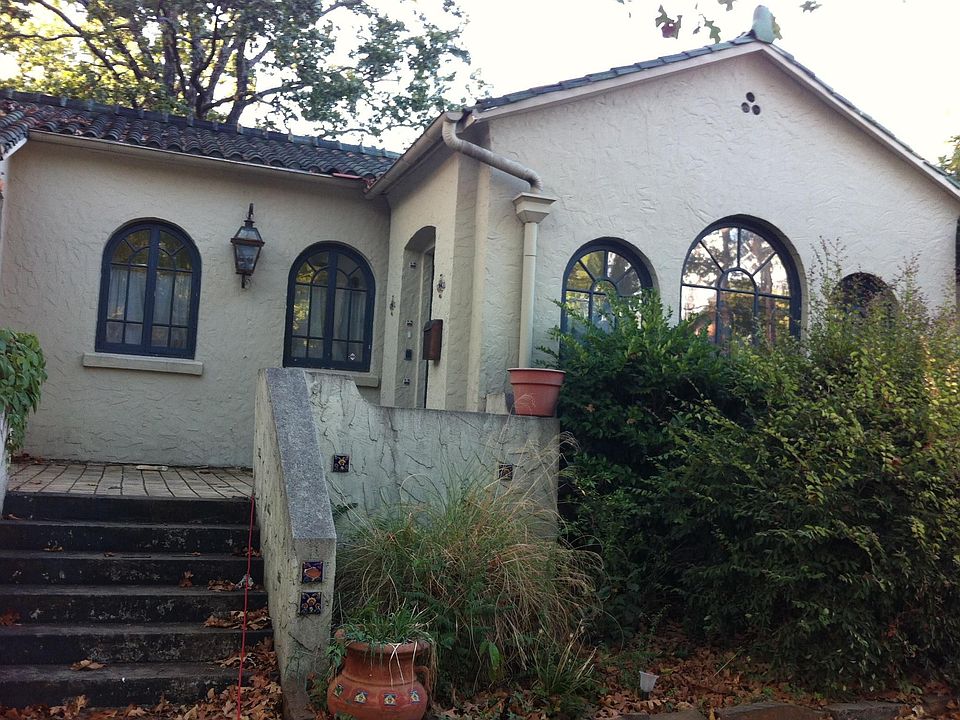 2nd image of 515 W F Ave