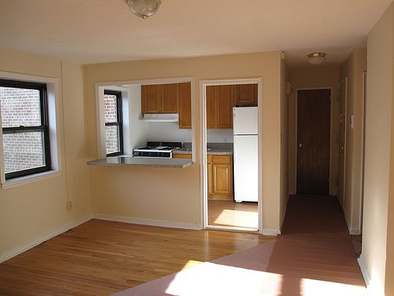3rd image of 2415 21st Ave APT 3A