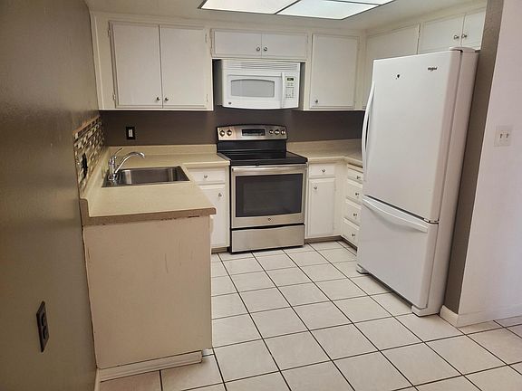 3rd image of 868 Bing Dr