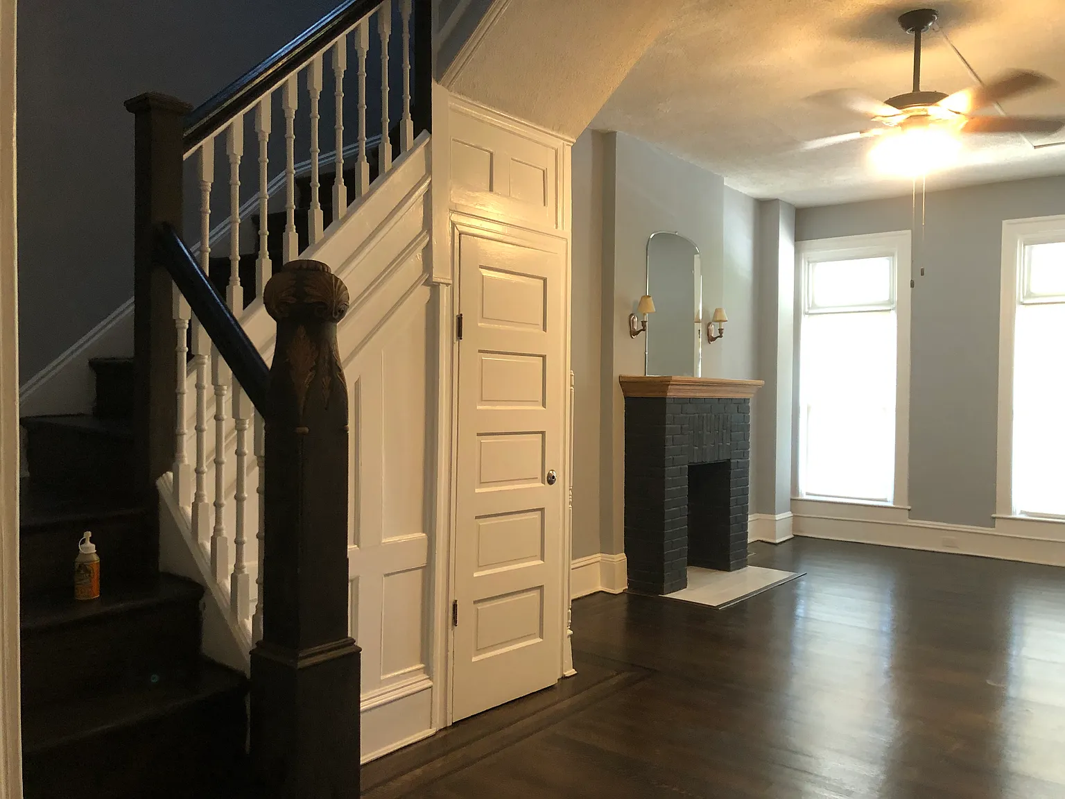 3 bed, 1.5 bath, 2390 sqft, $2,400 — Photo 1