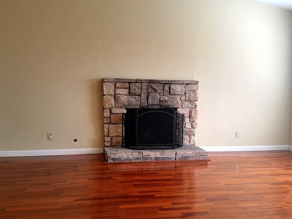 2nd image of 200 Pamela Ct
