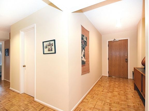 2nd image of 1020 N Harlem Ave APT 4A